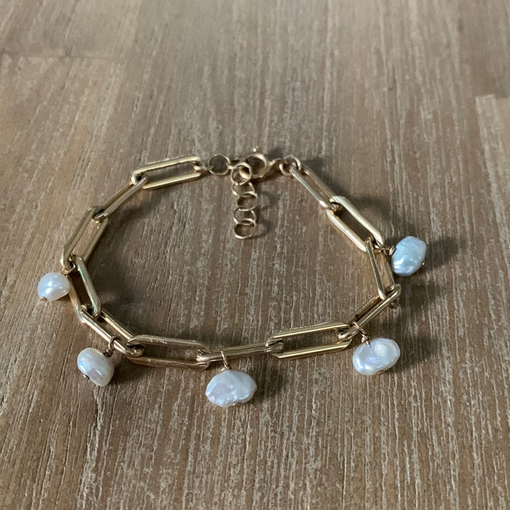 Pearl charm bracelet